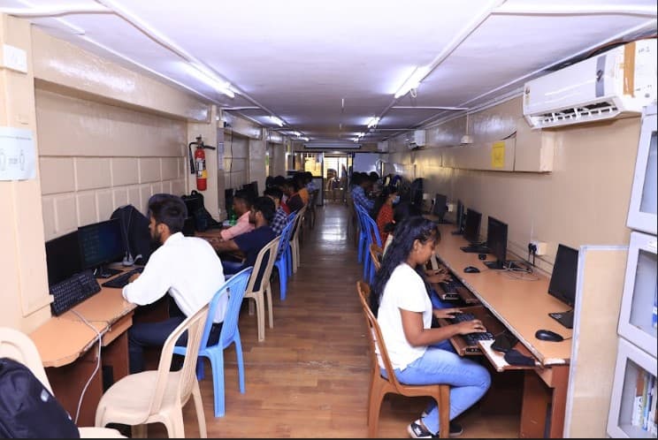R.D. & S.H. National College And S.W.A. Science College Mumbai Classes & labs photo 15
